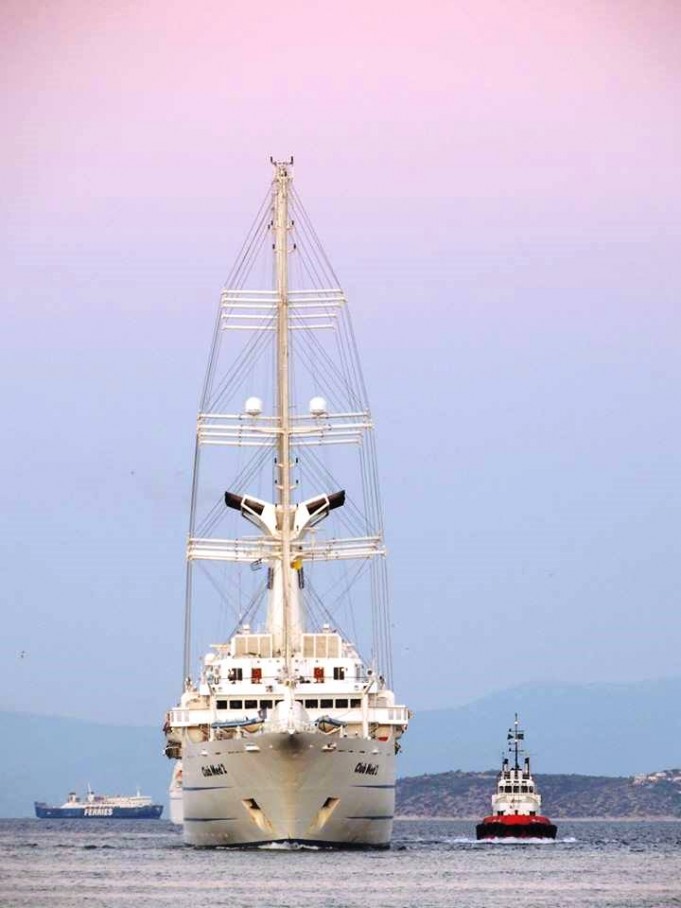 Club Med 2 : Άφιξη στο λιμάνι του Πειραιά