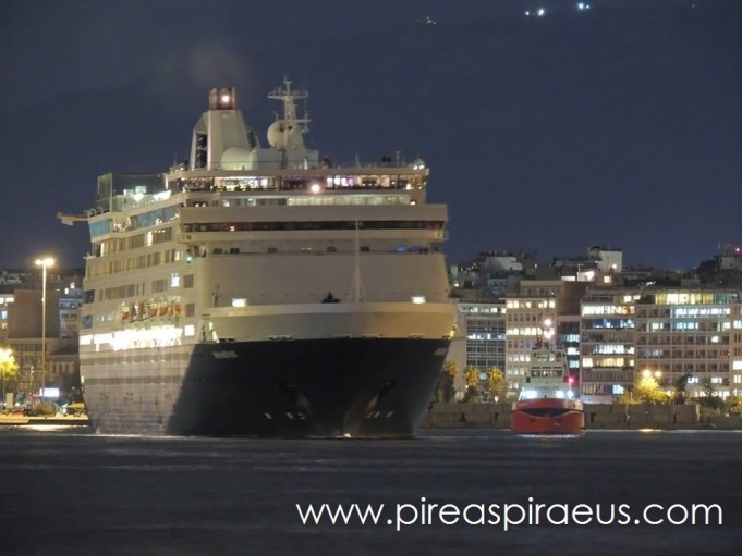 Maasdam : Αναχωρώντας απο τον Πειραιά