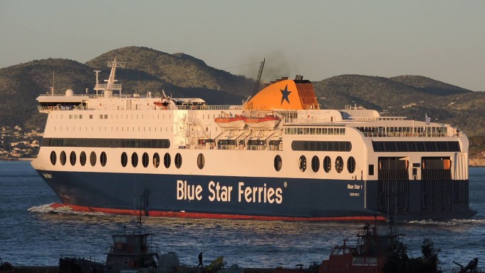 Blue Star 1 : Αναχώρηση απο τον Πειραιά για Σύρο και Μύκονο