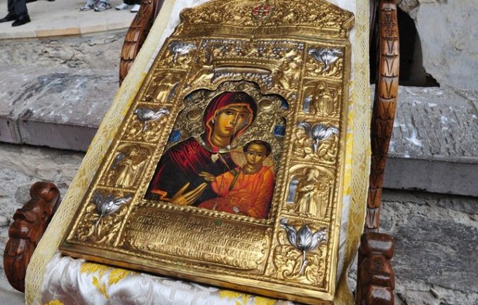 Παναγία Σουμελά : Πιστό αντιγραφό της ιερής εικόνας θα “ενθρονιστεί” στη Δραπετσώνα