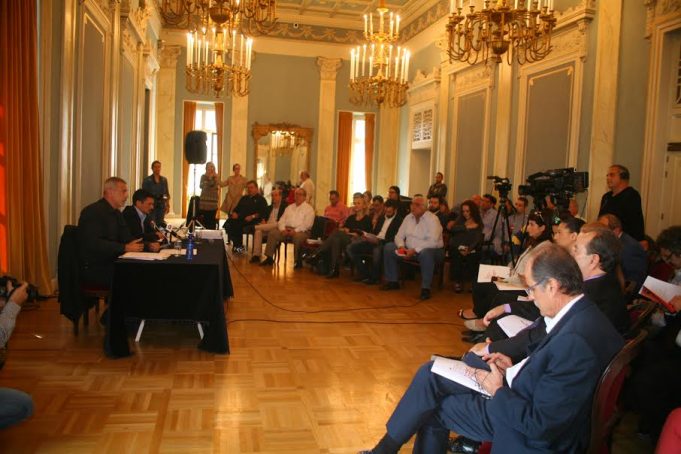 Ο Δήμαρχος Πειραιά απάντησε σε ερωτήσεις δημοσιογράφων για τη μέχρι τώρα θητεία του