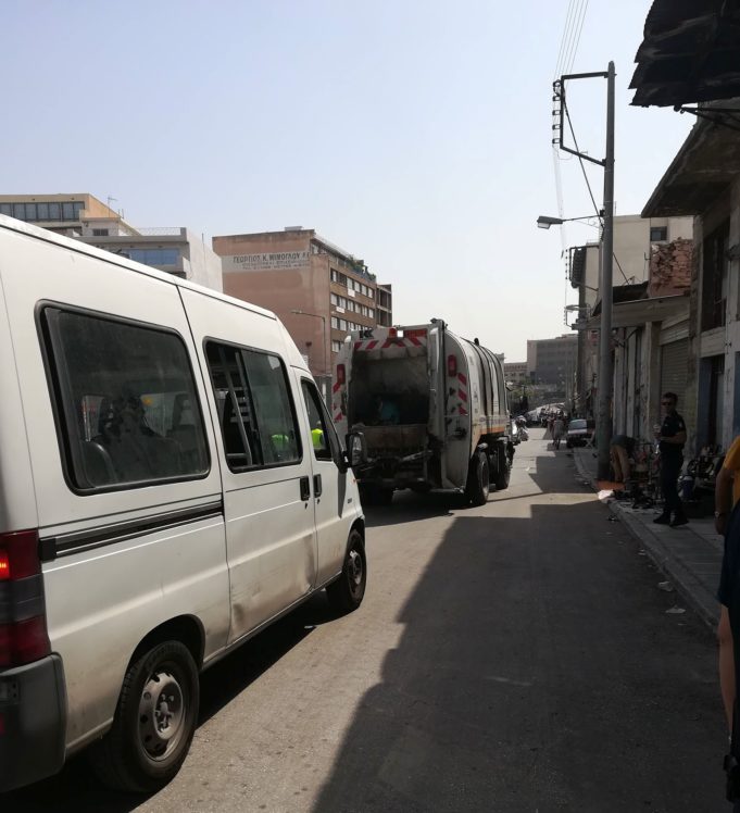 Επιχείρηση “σκούπα” – και πάλι – στην Πλατεία Ιπποδαμείας για πάταξη του παρεμπορίου