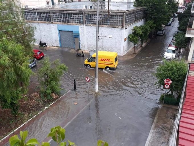 “Ξενοφών” : Έντονα καιρικά φαινόμενα με κίνδυνο για πλημμύρες το Σαββατοκύριακο