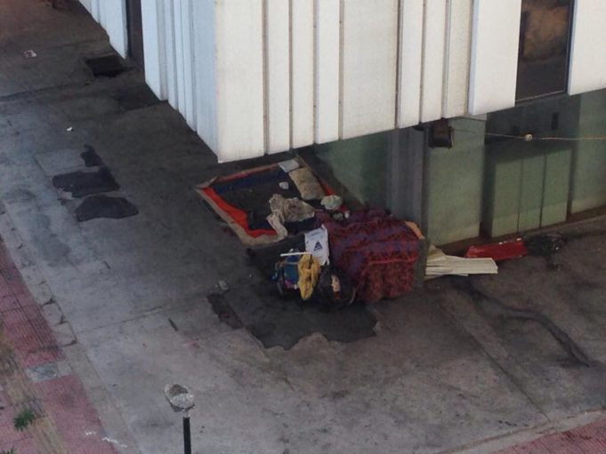 Παράνομη κατασκήνωση ρομά σε διάφορα σημεία του Πειραιά