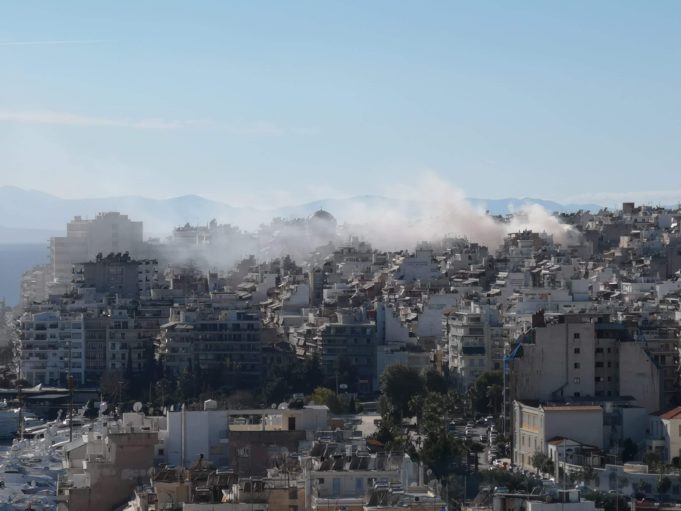 Φωτια σε διαμέρισμα στον Πειραιά