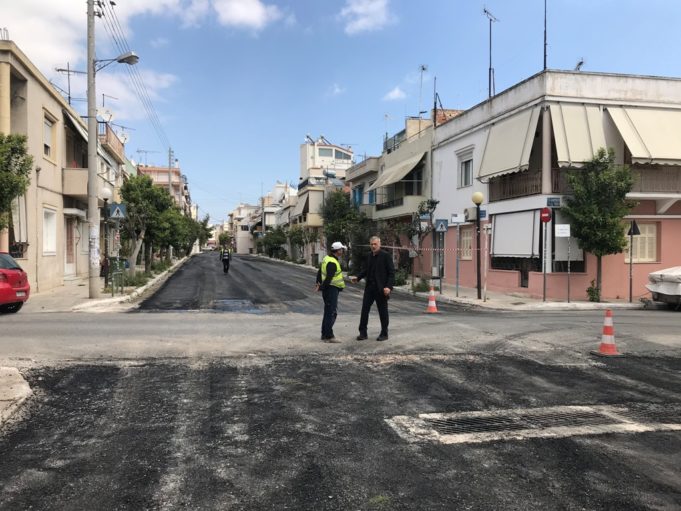 Ασφαλτοστρώσεις στα Καμίνια και την Παλαιά Κοκκινιά