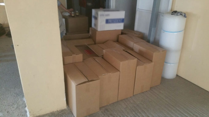 ΚΑΜΙΝΙΑ : Συνελήφθη στην αποθήκη του 37χρονος – Βασικός προμηθευτής των λαθραίων τσιγάρων στην ΑΣΟΕΕ