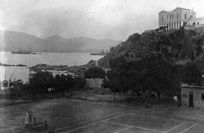 Παλιός Πειραιάς : Στο Μικρολίμανο του 1930