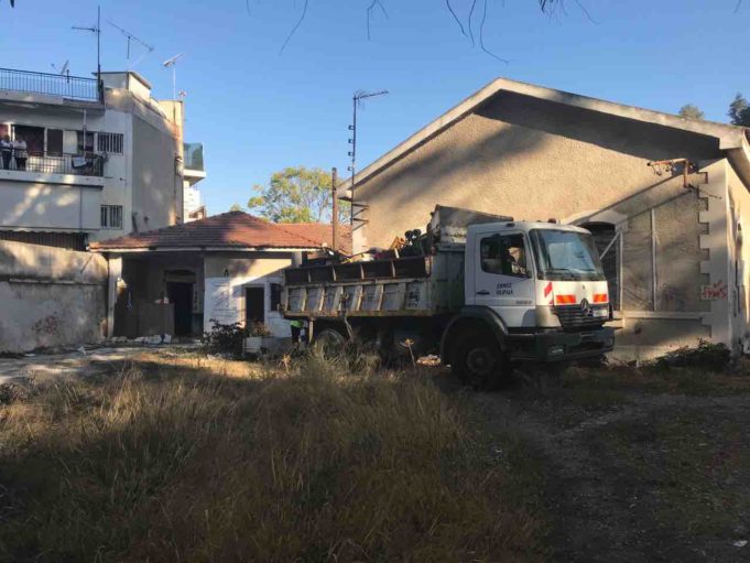 Καμίνια Απομακρύνθηκαν οι καταληψίες απο το πρώην στρατόπεδο Παπαδογιωργή