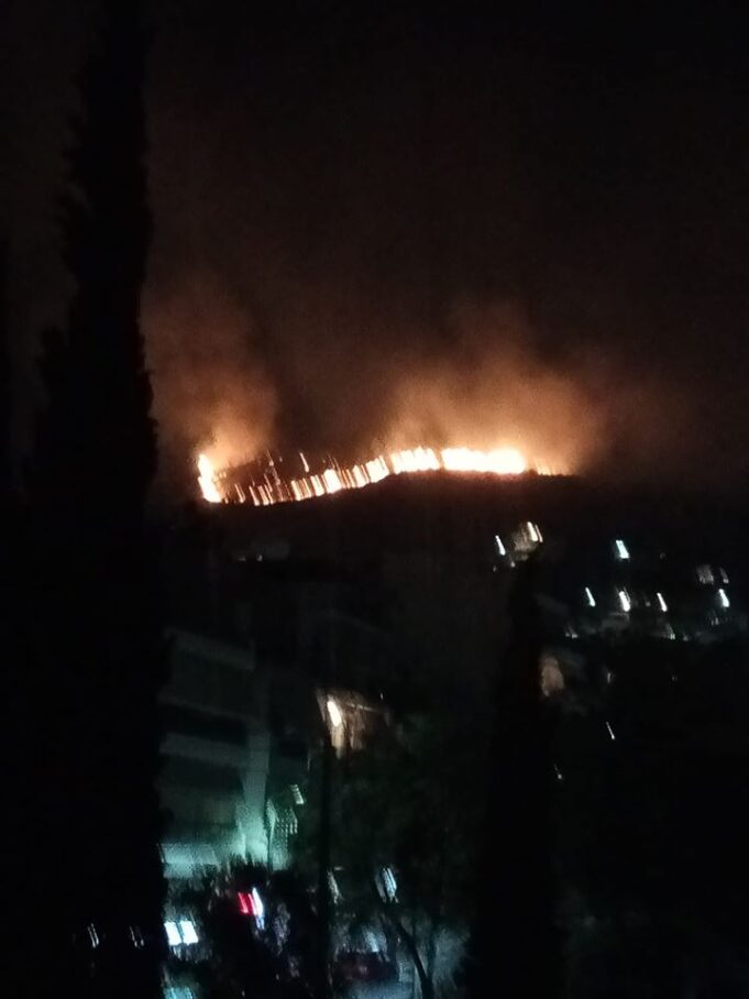 Συνελλήφθη 20χρονος για τη χθεσινοβραδινή φωτιά στο Πέραμα