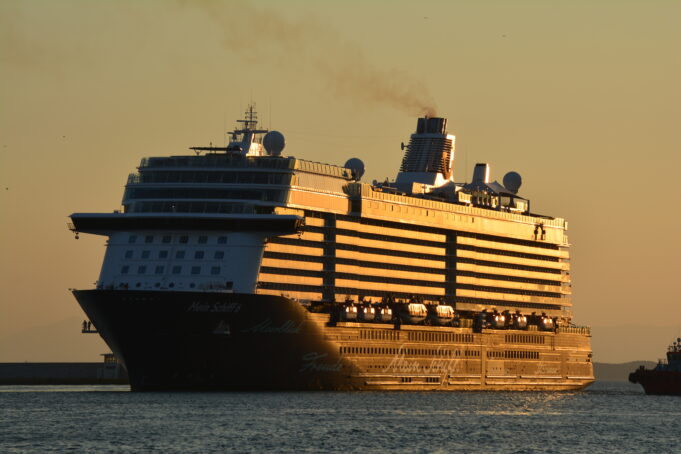 Mein Schiff 6 : Αρνητικά και τα rapid tests στο πλήρωμα του κρουαζιερόπλοιου
