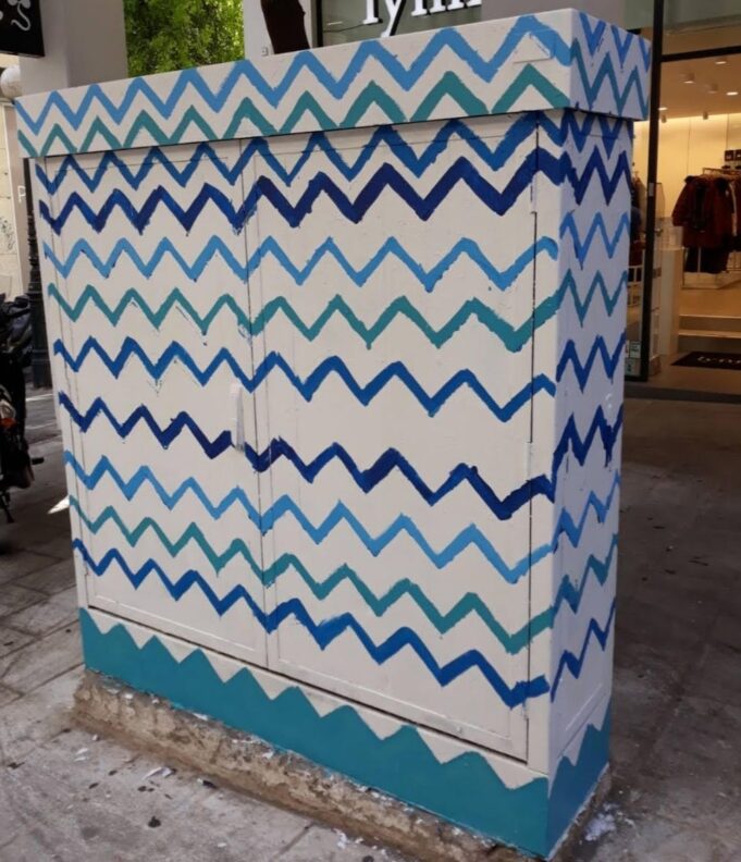 Απέκτησαν “χρωματιστή νότα” τα ΚΑΦΑΟ της Πλατείας Κοραή και της Σωτήρος Διός