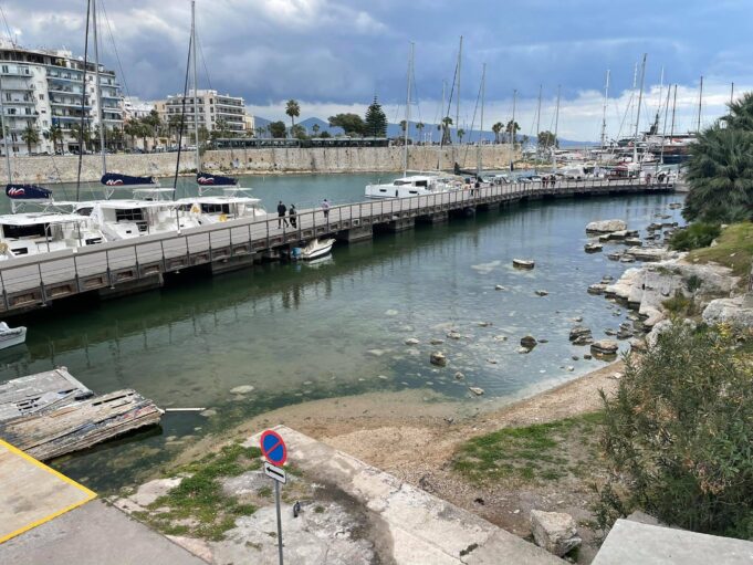 Επανήλθε στο φυσιολογικό η στάθμη της θάλασσας στο Πασαλιμάνι