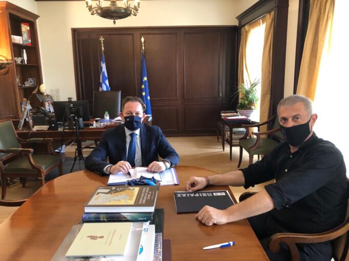 Συνάντηση Δημάρχου Πειραιά κ. Γιάννη Μώραλη με τον αναπληρωτή Υπουργό Εσωτερικών κ. Στέλιο Πέτσα