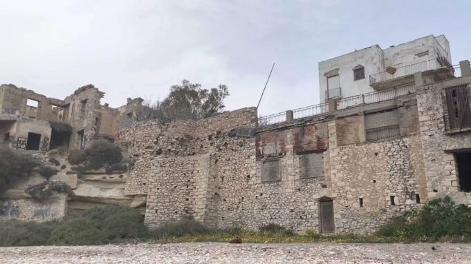 Σορός άνδρα βρέθηκε πριν λίγες ημέρες στην πρώην Έπαυλη Μαυρομιχάλη – Τι σύνδεση ίσως υπάρχει με εξαφανισμένο νεαρό