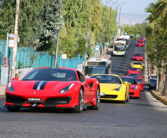 FERRARI ROAD SHOW – ΠΕΙΡΑΙΑΣ 2021 Φαντασμαγορικό θέαμα στον Πειραιά με “πρωταγωνίστριες” 30 Ferrari του Ιταλικού club “Passione Rossa”, στο πλαίσιο των “Ημερών Θάλασσας