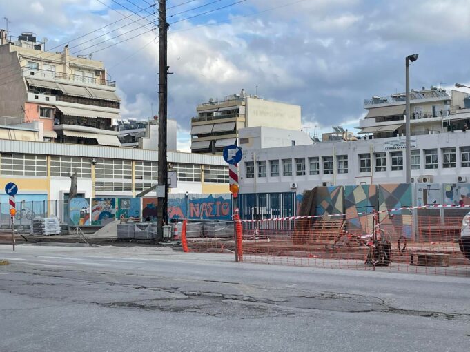 Καμίνια : Προχωράει με αργούς ρυθμούς η ανάπλαση της Οδού Δωδεκανήσου