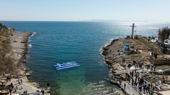 Στιγμές εθνικής υπερηφάνειας στον εορτασμό της 25ης Μαρτίου στον Πειραιά