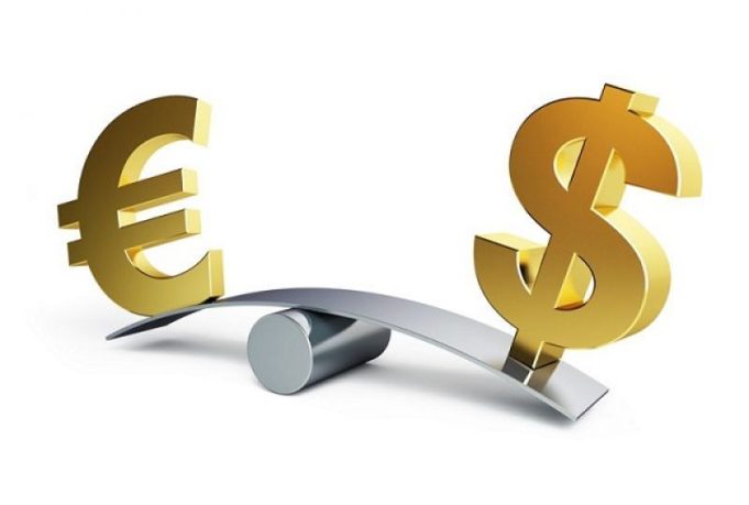 ΕΒΕΠ: Προάγγελος ύφεσης η ισοτιμία ευρώ έναντι δολαρίου