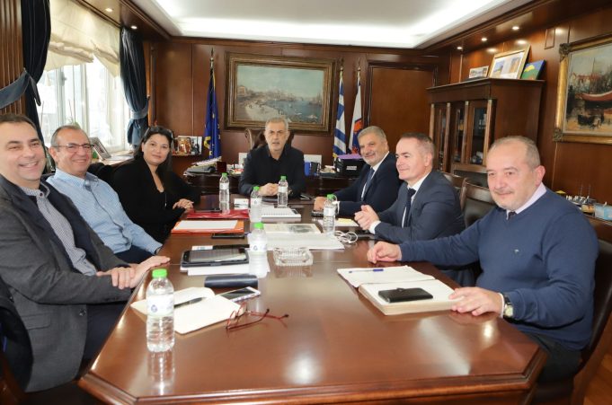 Συνάντηση Δημάρχου Πειραιά Γιάννη Μώραλη με τον Περιφερειάρχη Αττικής Γιώργο Πατούλη