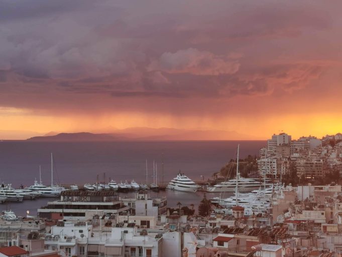 Χαζεύοντας το υπεροχο ηλιοβασίλεμα