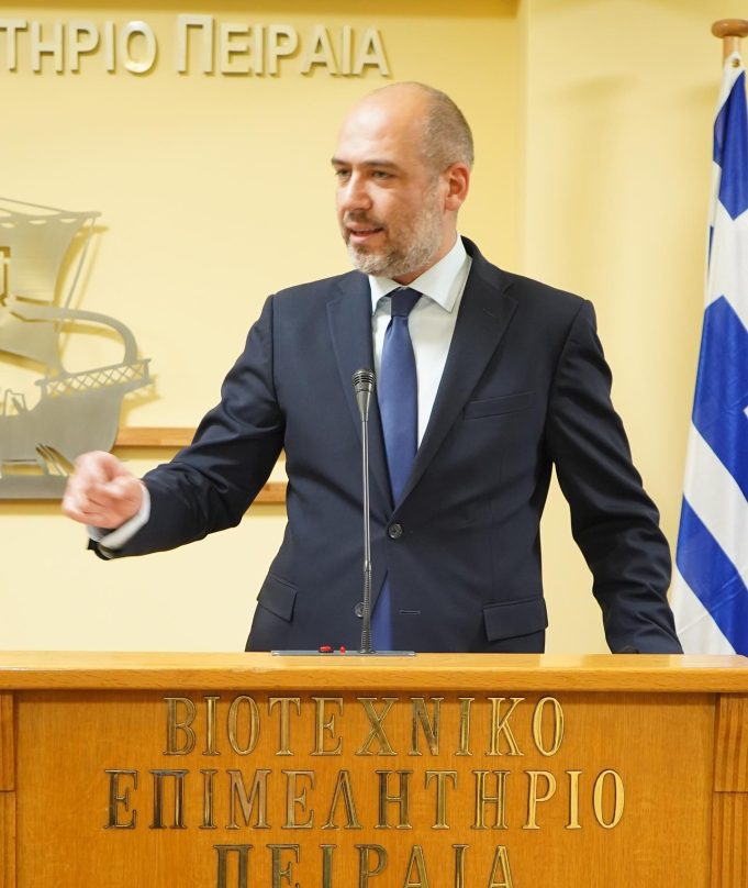 Χ.Μπουτσικάκης : Ο Βουλευτής Α’ Πειραιώς ανακοίνωσε οτι δε θα είναι υποψήφιος στις επερχόμενες εθνικές εκλογές