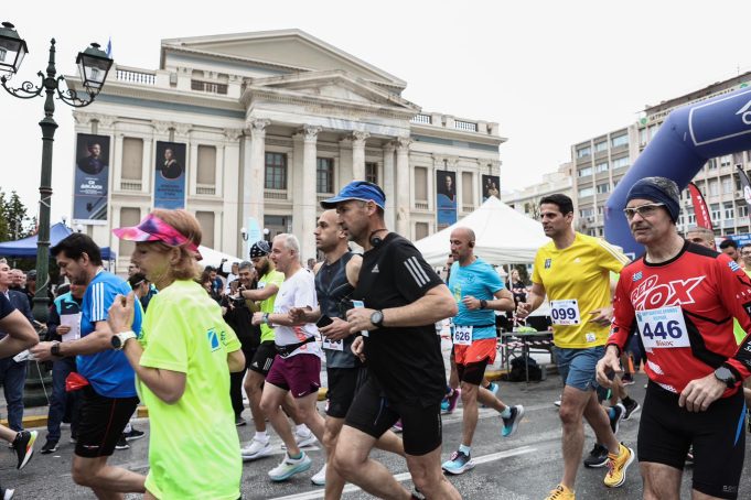 Μικροί και μεγάλοι έτρεξαν στους δρόμους του Πειραιά στον 35ο Βαρτζάκειο Αγώνα Δρόμου – Αναβίωση του Γύρου Πειραιά
