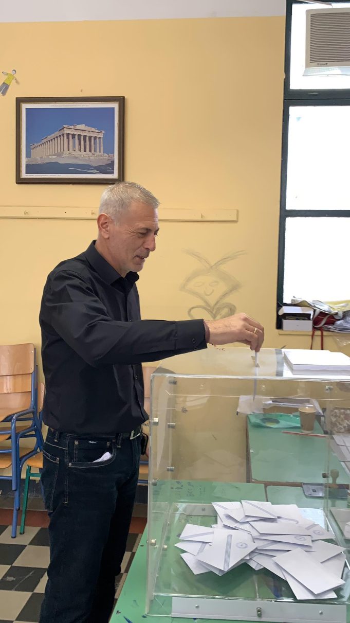Δήμαρχος Πειραιά : Τι είπε με την άσκηση του εκλογικού του δικαιώματος