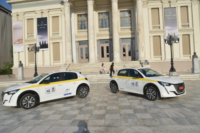 Με δύο νέα ηλεκτροκίνητα οχήματα ενισχύει ο Δήμος Πειραιά το πρόγραμμα «Βοήθεια στο Σπίτι»