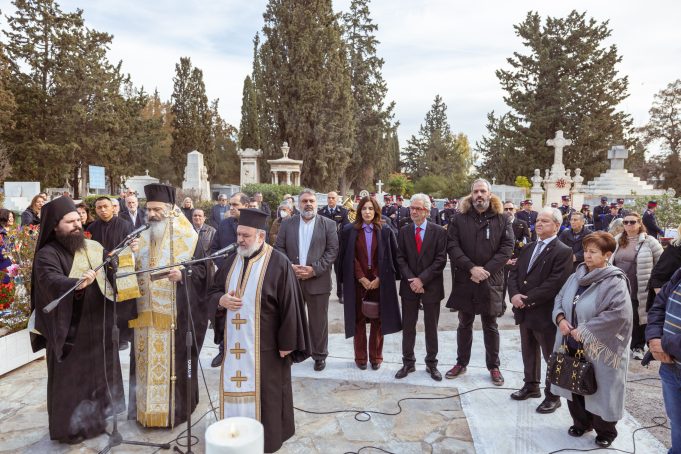 Ο Δήμος Πειραιά τίμησε τη μνήμη των θυμάτων του βομβαρδισμού της πόλης την 11η Ιανουαρίου 1944