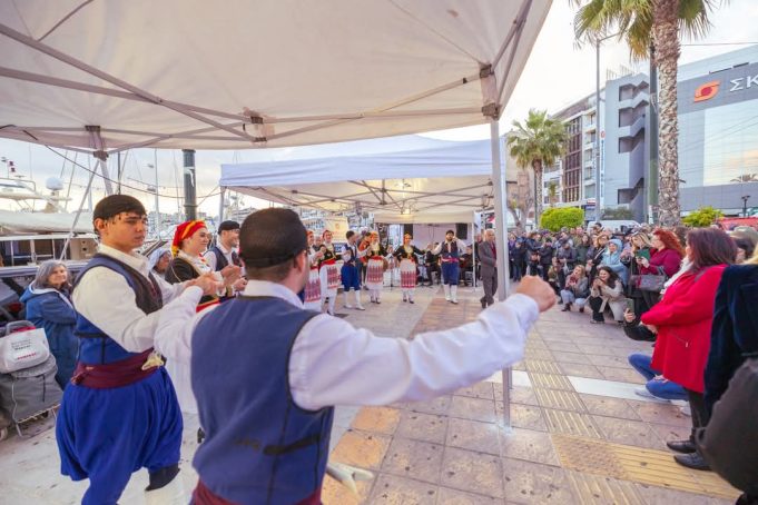 Εγκαινιάστηκε η έκθεση «Κρήτη Η Μεγάλη Συνάντηση: Τοπικά Προϊόντα και Γεύσεις Ελλάδας» στο Πασαλιμάνι