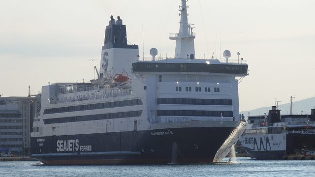 Superstar II στο λιμάνι του Πειραιά