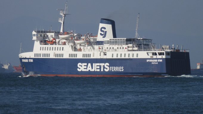Sporades Star ανοικτά του Πειραιά