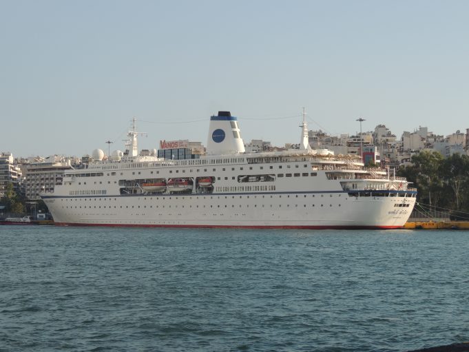 PiraeuShips – Πλοία στον Πειραιά : Deutschland | World Odyssey – ΙΜΟ 9141807 Το κρουαζιερόπλοιο WORLD ODYSSEY στο λιμανι του Πειραιά