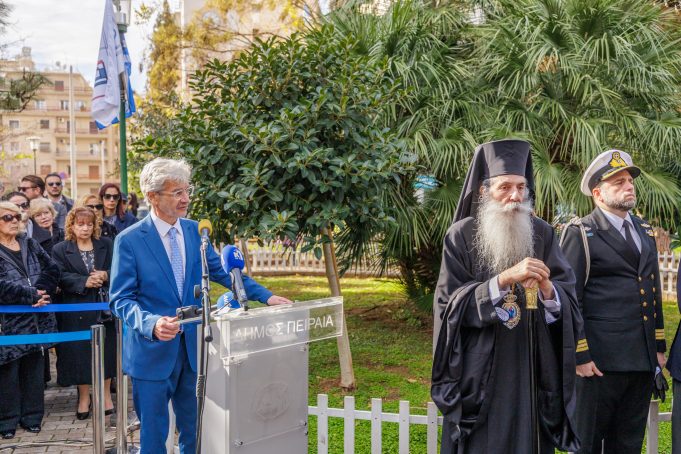 Σε κλίμα συγκίνησης τίμησε ο Δήμος Πειραιά τη μνήμη του ήρωα των Ιμίων Αντιναυάρχου Παναγιώτη Βλαχάκου