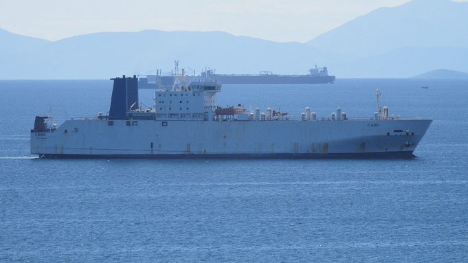 Το RORO Cabo ανοιχτα του Πειραια