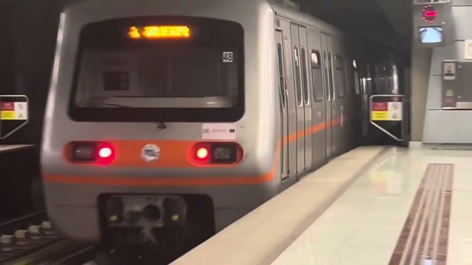 Συρμος μετρο αεροδρομιου στον Πειραιά