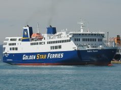 Το Andros Queen φτάνοντας στο λιμάνι του Πειραιά