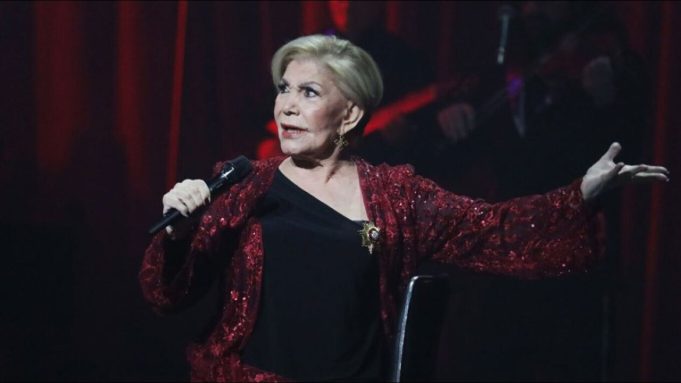 Μαρινέλλα: Το τελευταίο αντίο σε μια μεγάλη φωνή, με μια ιστορική αναφορά στον Πειραιά