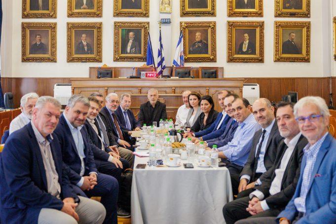 Κοινό μέτωπο στον Πειραιά για την παραμονή του Ναυτοδικείου στην πόλη