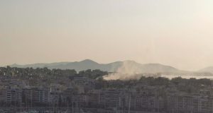 Φωτιά σε διαμέρισμα στον Πειραιά – Μεγάλη κινητοποίηση της Πυροσβεστικής