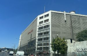 Ξεκινούν οι εργασίες για το Keranis Residences – Στήνονται οι πρώτες σκαλωσιές στο ιστορικό κτίριο του Κεράνη