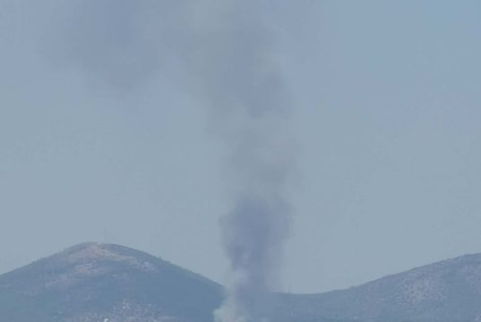 Φωτιά στα Σελήνια Σαλαμίνας – Μήνυμα από το 112 για απομάκρυνση προς την παραλία Η φωτιά στα Σελήνια οπως φαίνεται απο τον Πειραιά