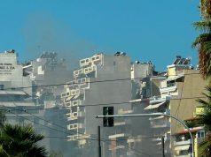 Πειραιάς: Υπό μερικό έλεγχο η φωτιά σε παλιό εργοστάσιο στην Ομηρίδου Σκυλίτση – Χωρίς ενεργές εστίες