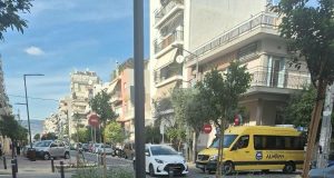 Πειραιάς: Συνελήφθη ο φερόμενος δράστης της κλοπής 23 καπακιών φρεατίων στην Κλεισόβης – Δείτε τον σε video